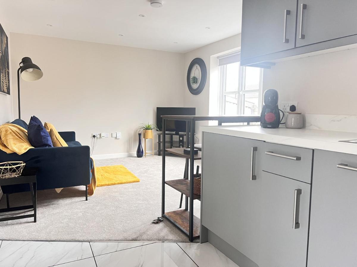 Citrine Apartments: Modern Racer's Retreat With Parking * Newmarket (Suffolk)