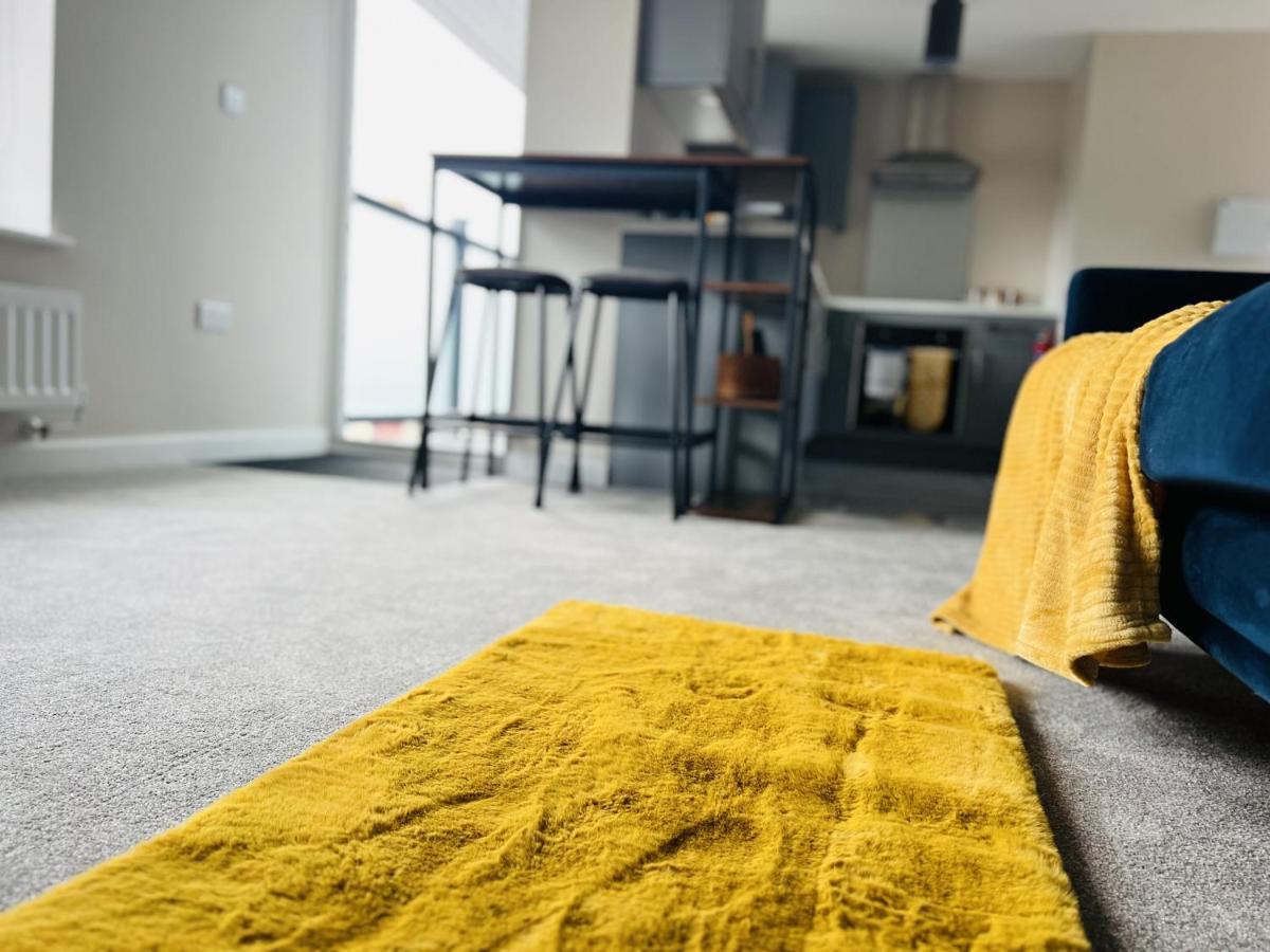 Citrine Apartments: Modern Racer's Retreat With Parking * Newmarket (Suffolk)